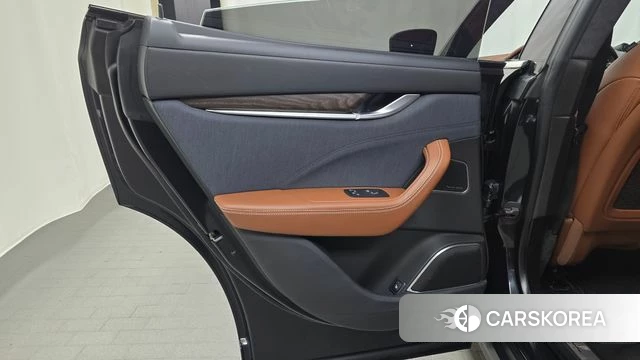 Maserati Levante id 4986918 из Кореи 17