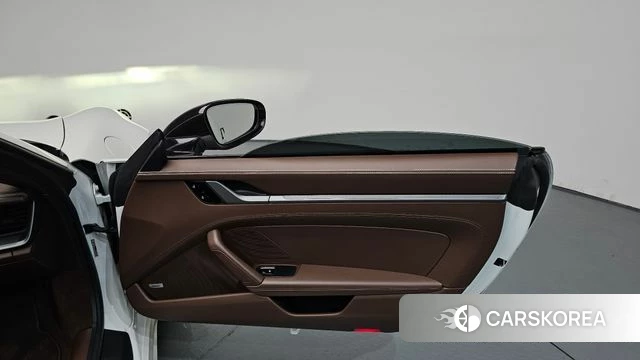 Porsche 911(992) id 4737049 из Кореи 17