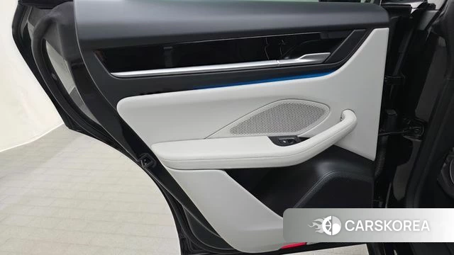 Porsche Makan EV id 4778177 из Кореи 17
