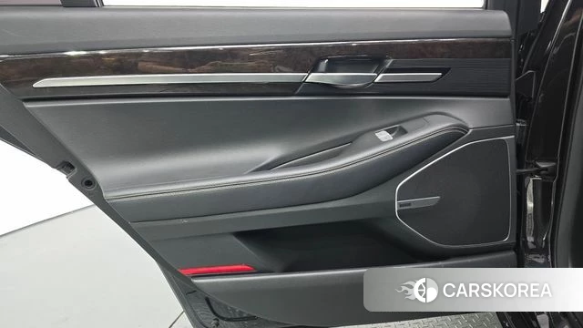 Genesis G90 id 4937498 из Кореи 17