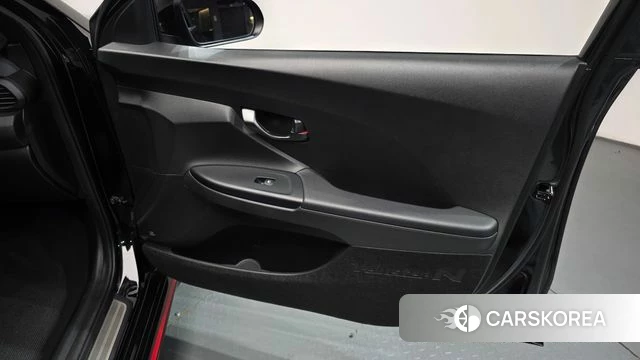 Hyundai Veloster (JS) id 4998213 из Кореи 17