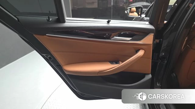 BMW 5 Series (G30) id 5012590 из Кореи 17