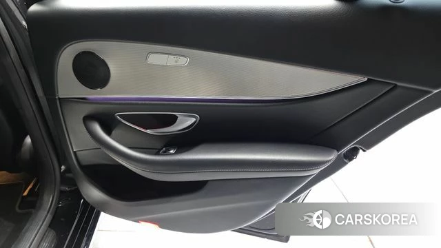 Mercedes-Benz E-Class W213 id 4937648 из Кореи 17