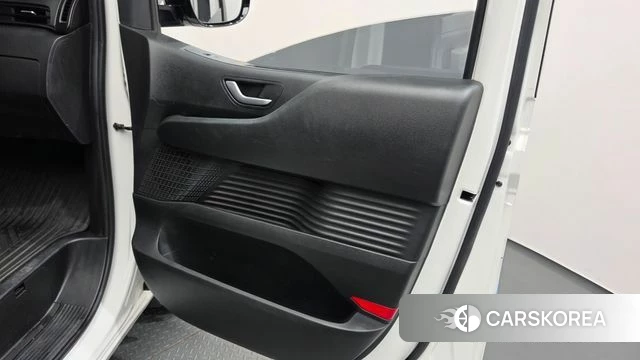 Hyundai Staria id 5011938 из Кореи 17
