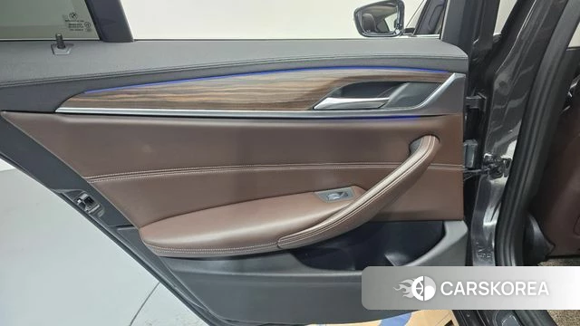BMW 5 Series (G30) id 5004140 из Кореи 17
