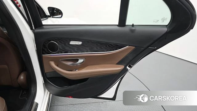 Mercedes-Benz E-Class W213 id 4998936 из Кореи 17