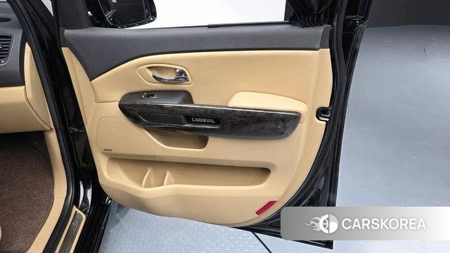 Kia The New Carnival id 5018700 из Кореи 17