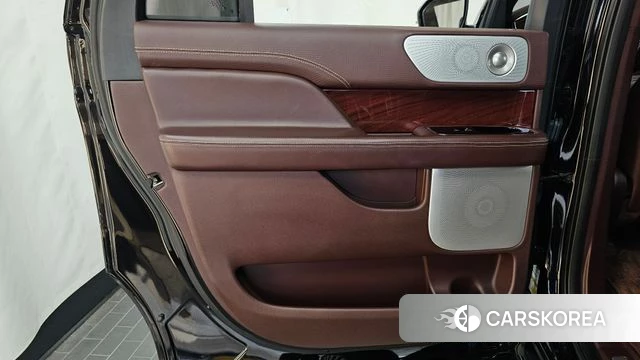Lincoln Navigator 4th generation id 4930240 из Кореи 17