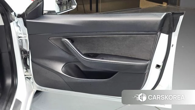 Tesla Model 3 id 4987437 из Кореи 17