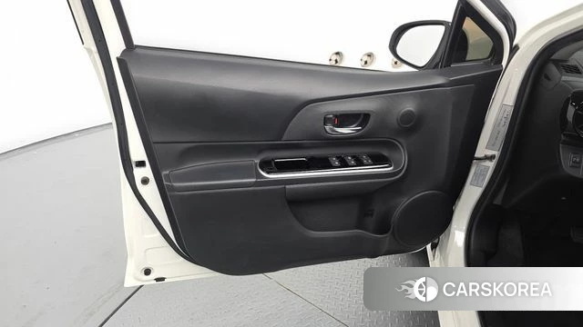 Toyota Prius C id 4873307 из Кореи 17