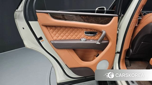 Bentley Bentayga id 4937611 из Кореи 17