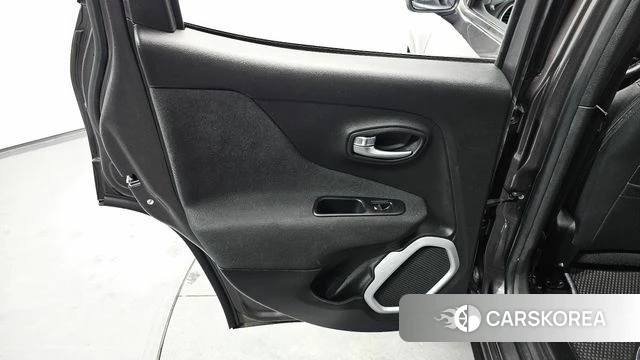 Jeep Renegade id 4977981 из Кореи 17