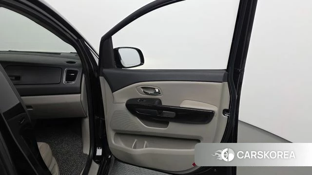 Kia The New Carnival id 4998630 из Кореи 17