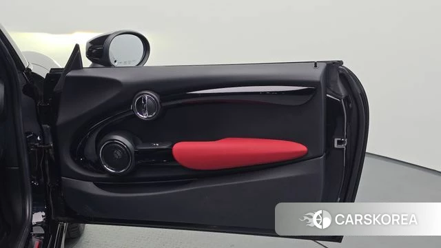 Mini Cooper S id 5013367 из Кореи 17