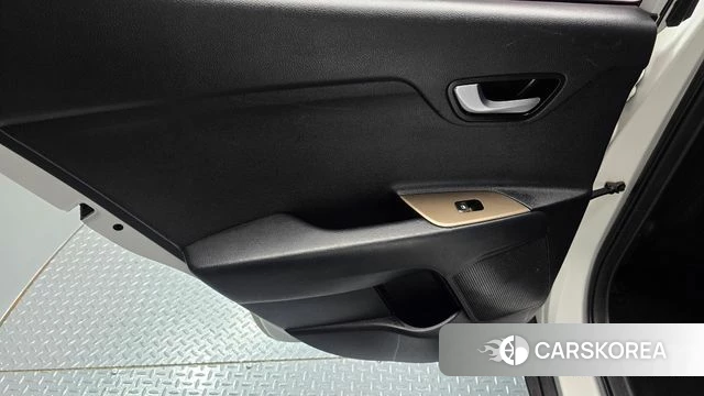 Kia Stonic id 5014082 из Кореи 17