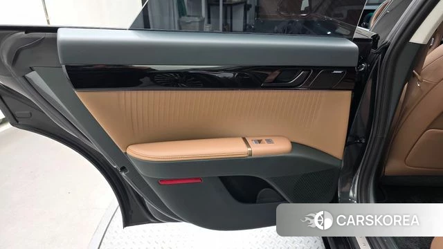 Hyundai Grandeur (GN7) id 5015911 из Кореи 17