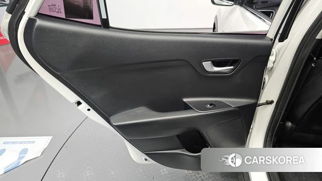 Kia Stonic id 4953011 из Кореи 17