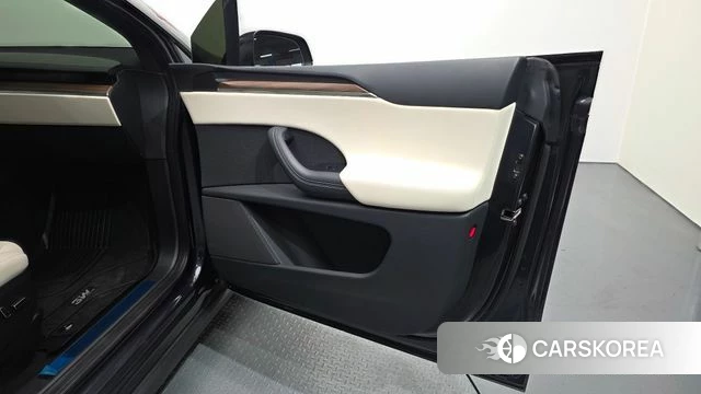 Tesla Model X id 5001698 из Кореи 17