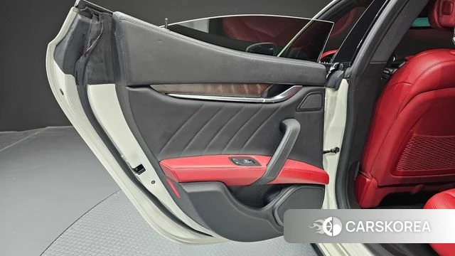 Maserati Ghibli id 4907005 из Кореи 17