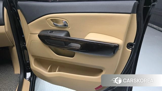 Kia The New Carnival id 5048156 из Кореи 17