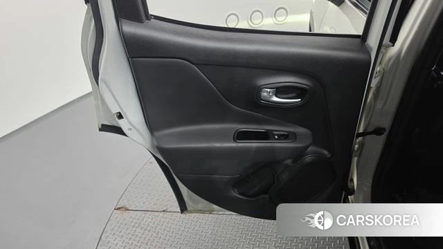 Jeep Renegade id 4923200 из Кореи 17
