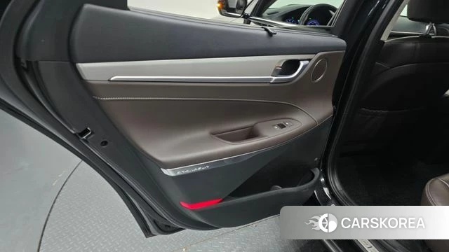 Hyundai Grandeur IG id 5018887 из Кореи 17