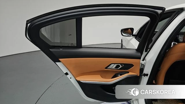 BMW 3 Series (G20) id 4950718 из Кореи 17