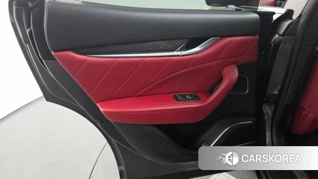 Maserati Levante id 5028946 из Кореи 17