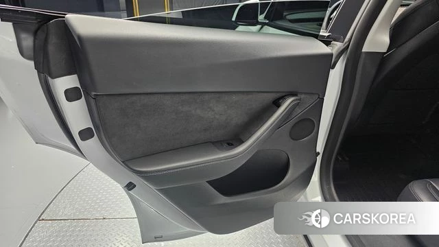 Tesla Model Y id 4661298 из Кореи 17