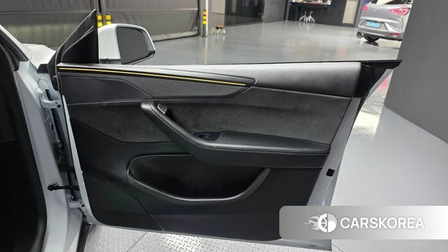 Tesla Model Y id 4897810 из Кореи 17