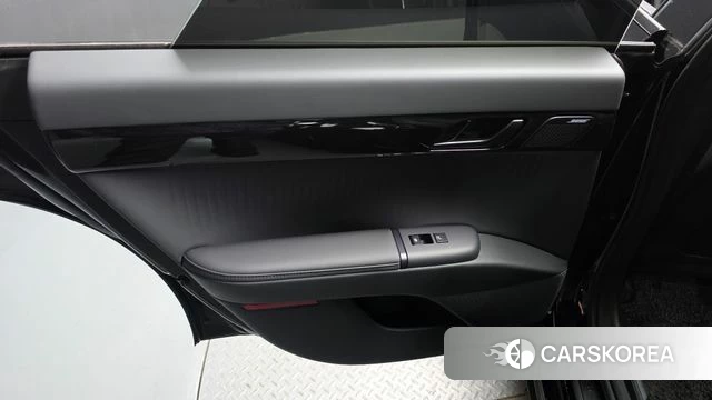 Hyundai Grandeur (GN7) id 5001872 из Кореи 17