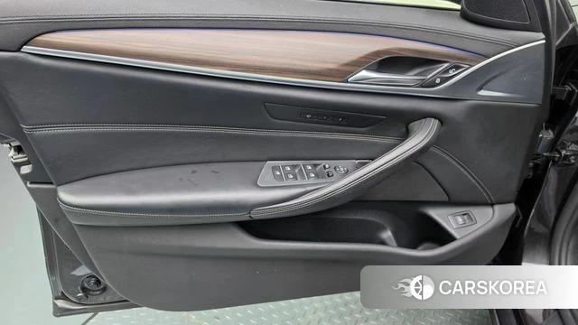 BMW 5 Series (G30) id 4978201 из Кореи 17