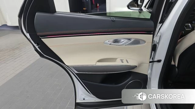Genesis GV70 id 4957656 из Кореи 17