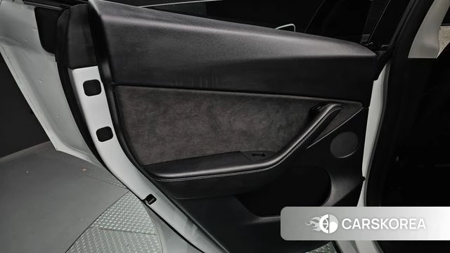 Tesla Model Y id 4943142 из Кореи 17