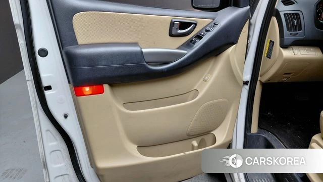 Hyundai The New Grand Starex id 4568164 из Кореи 17