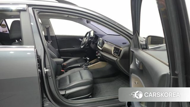 Kia Stonic id 5035395 из Кореи 18