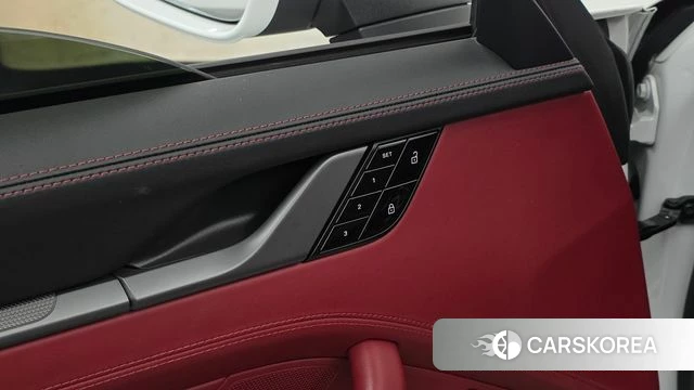 Porsche 911(992) id 4764449 из Кореи 18