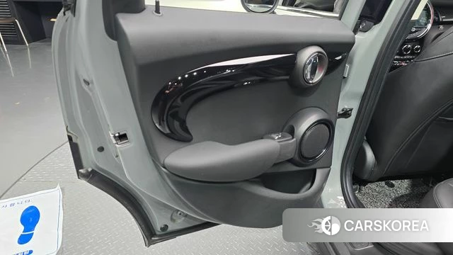 Mini Cooper S id 5003634 из Кореи 18