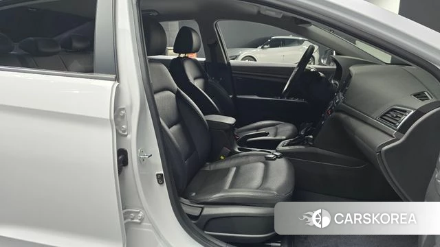 Hyundai Avante AD id 4742191 из Кореи 18