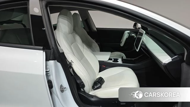 Tesla Model 3 id 4987437 из Кореи 18