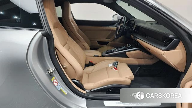Porsche 911(992) id 4792105 из Кореи 18