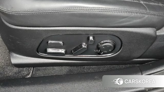 Genesis G90 (RS4) id 4904702 из Кореи 18