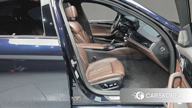 BMW 5 Series (G30) id 5017468 из Кореи 18