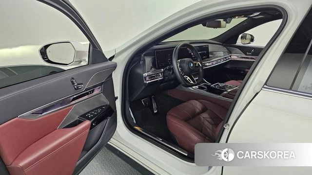 BMW i7 (G70) id 4554684 из Кореи 18