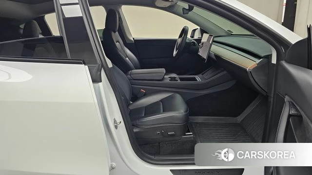 Tesla Model Y id 4550671 из Кореи 18