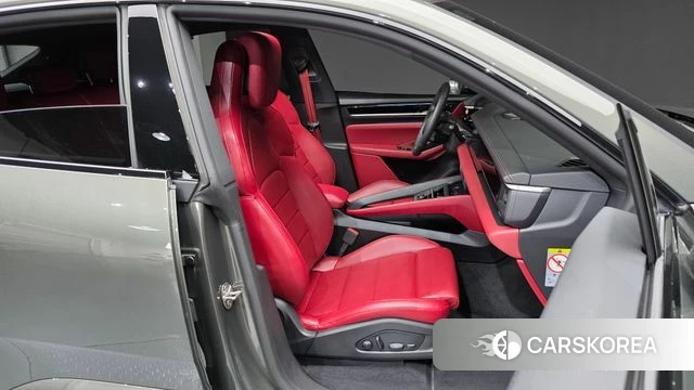 Porsche Makan EV id 4921180 из Кореи 18