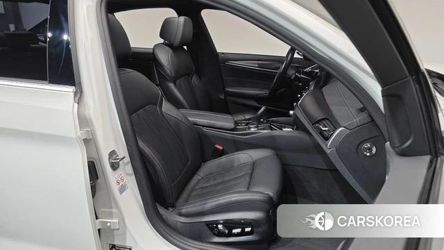 BMW 5 Series (G30) id 5027099 из Кореи 18