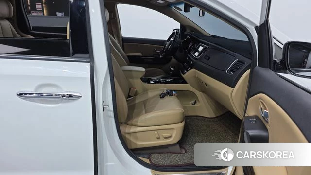 Kia The New Carnival id 5042070 из Кореи 18