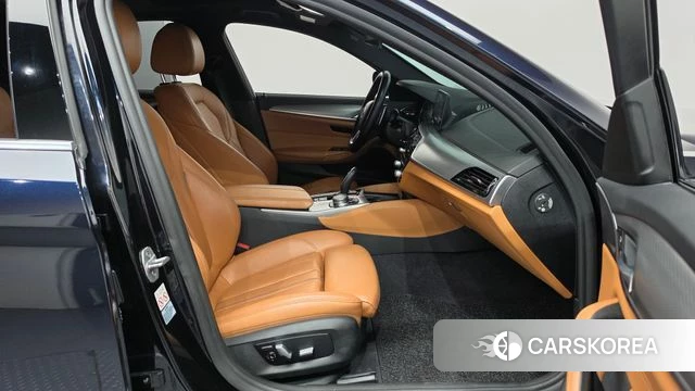 BMW 5 Series (G30) id 4937796 из Кореи 18