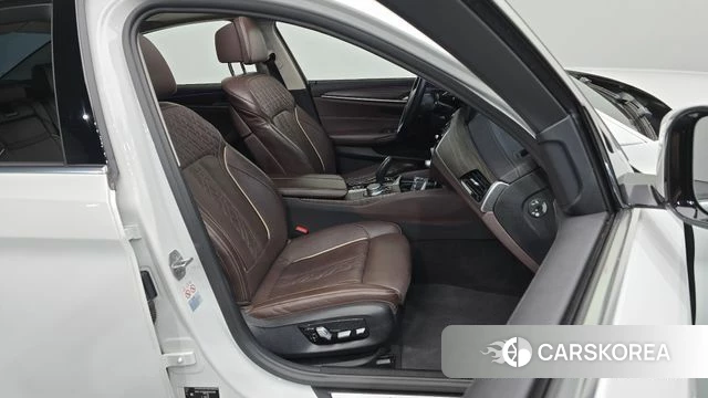 BMW 5 Series (G30) id 5018067 из Кореи 18